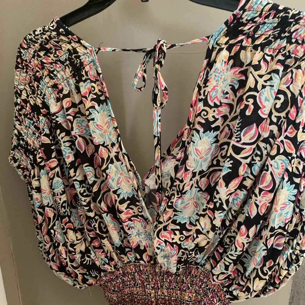 NWT - Rose & Thyme SZ Small cropped top. Black,gold,pink,blue and cream - Picture 4 of 12